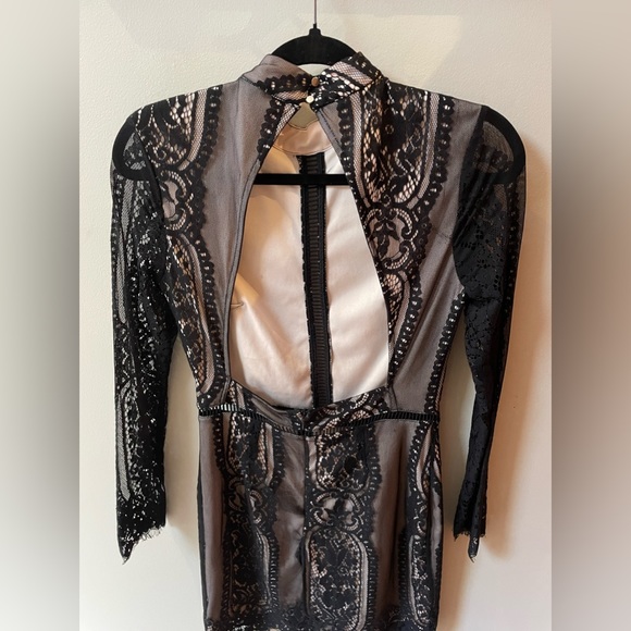 Missguided size 8 (fits like a 4) lace, high neck, black lined in nude - Picture 3 of 4